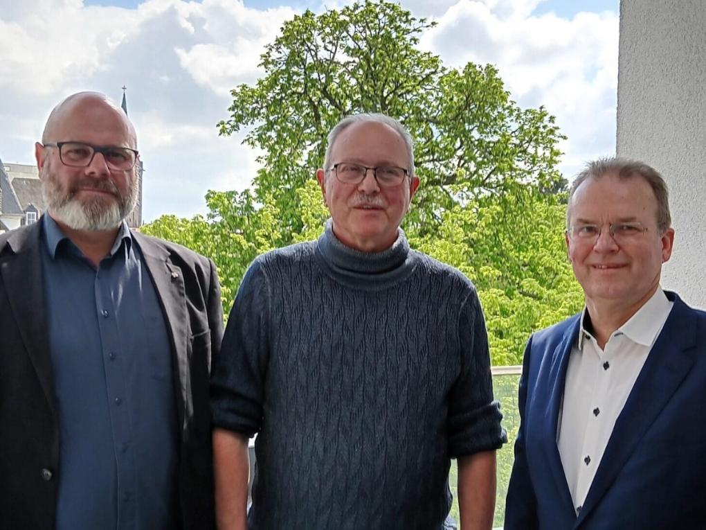 Gregor Stiels, Vorsitzender des Katholikenausschusses für die Stadt Köln, Dr. Wolfgang Uellenberg-van Dawen, Sprecher des Kölner Runden Tisches für Integration, und Stadtsuperintendent Bernhard Seiger (v.l.).